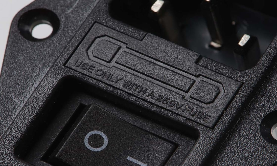 Uitvoeren van spectrumanalyse Schakelaar Socket Filter om elektromagnetische interferentie te verminderen en de veiligheid van de apparatuur te beschermen